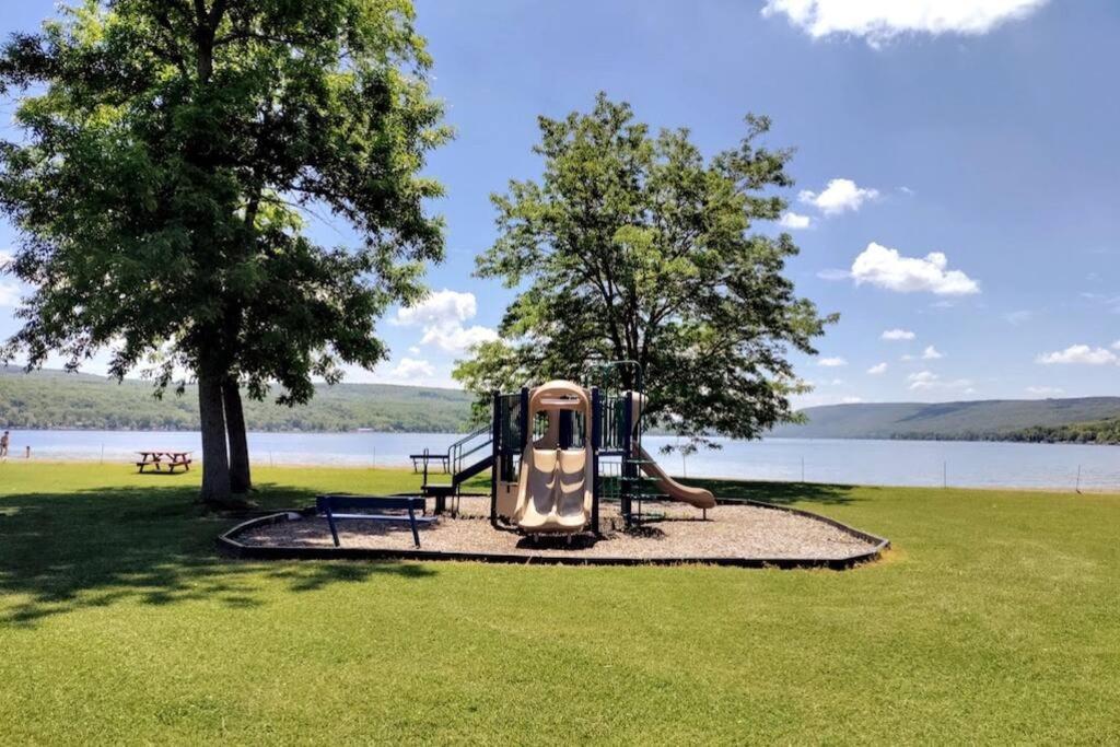 The Modern Forge Ny, Honeoye Lake Extérieur photo